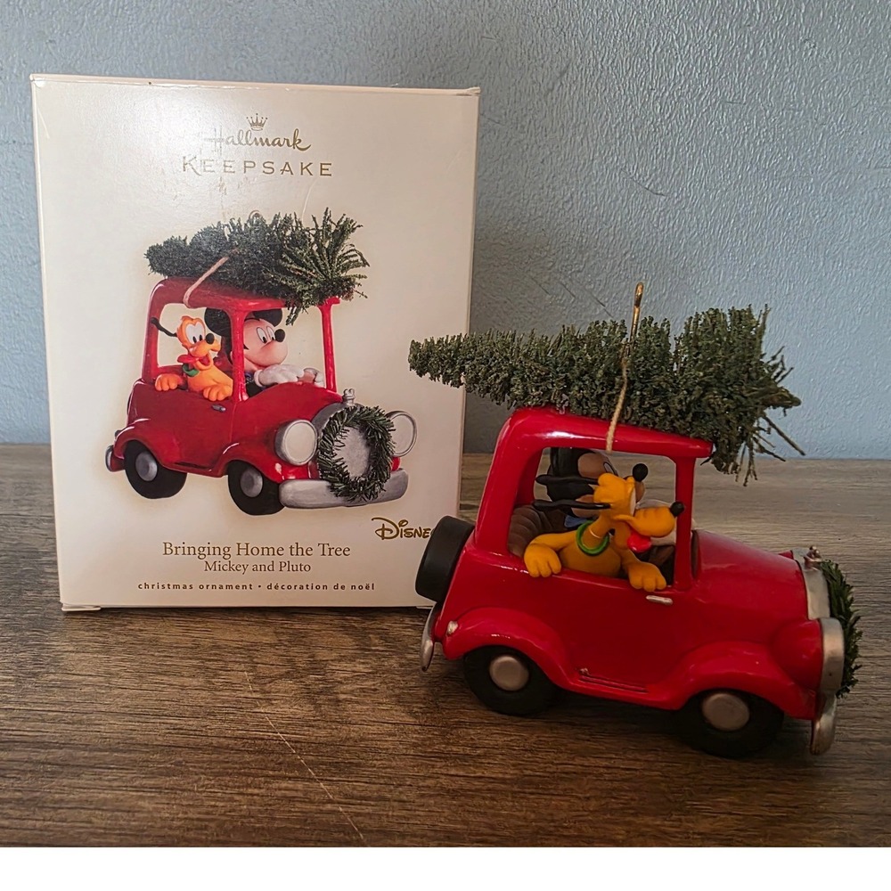 Hallmark Keepsake Disney Mickey Pluto Bringing Home the Tree 2008 Ornament Box